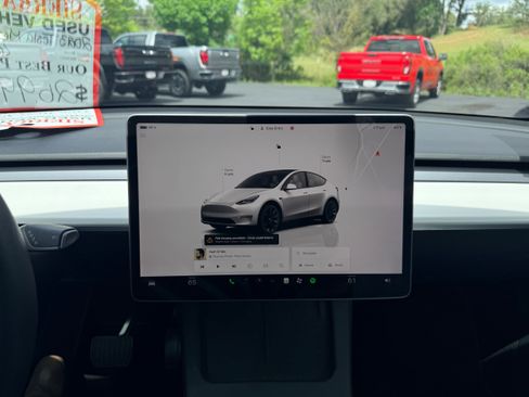 Used 2023 Tesla Model Y Long Range AWD/4WD image 21