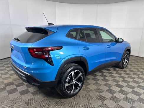 Used 2025 Chevrolet Trax RS w/ Driver Confidence Package image 3