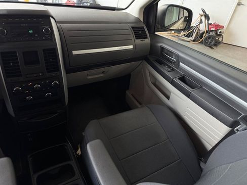 Used 2009 Dodge Grand Caravan SE w/ Climate Group FWD image 6