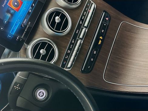 Used 2022 Mercedes-Benz GLC 300 4MATIC image 16