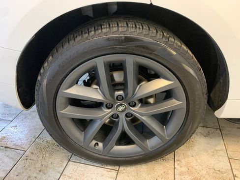 Used 2023 Land Rover Range Rover Sport SE Dynamic image 10