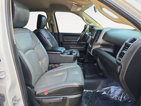 Used 2019 RAM 2500 Tradesman w/ Chrome Appearance Group AWD/4WD image 15