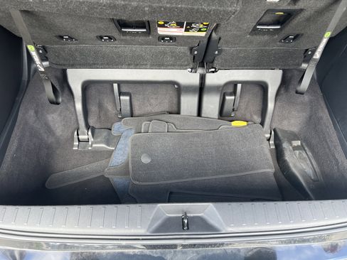 Used 2024 Toyota Sienna Platinum FWD image 32