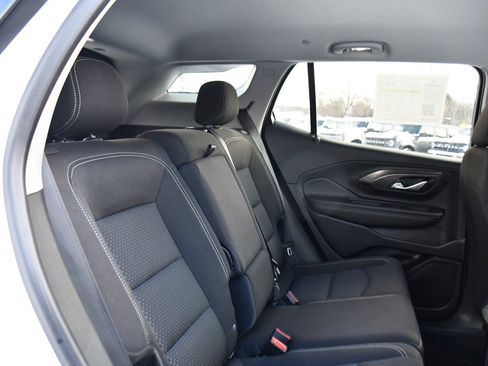 Used 2022 GMC Terrain SLE w/ Driver Convenience Package image 17