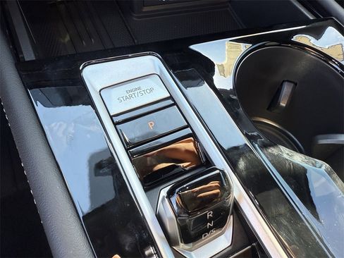 New 2026 Volkswagen Atlas Cross Sport SE image 18