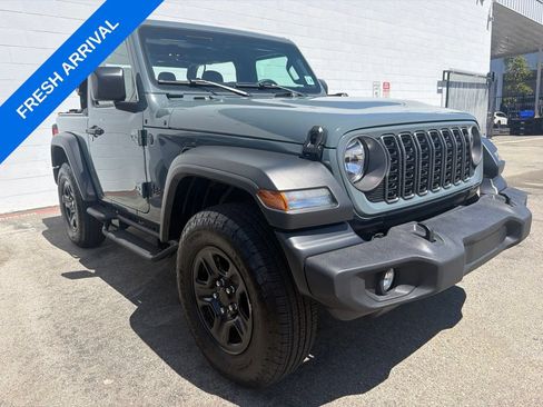 Used 2025 Jeep Wrangler Sport AWD/4WD image 2