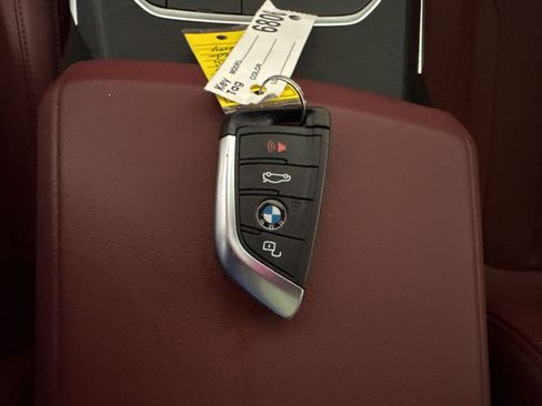 Used 2024 BMW 330i Sedan w/ Convenience Package RWD image 33