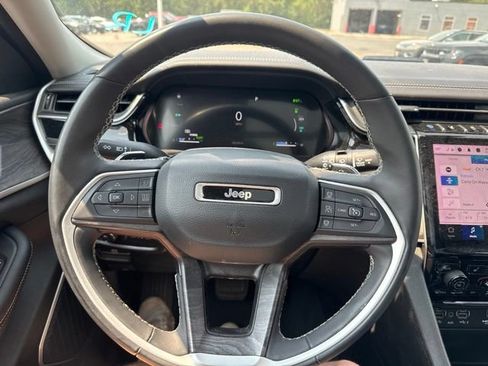Used 2022 Jeep Grand Cherokee Limited 4xe AWD/4WD image 17