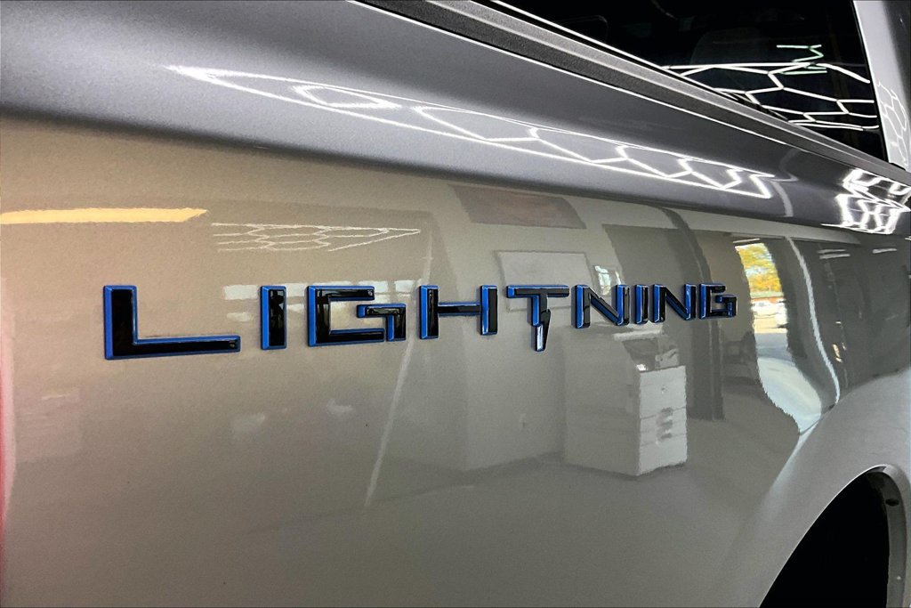 Used 2023 Ford F150 Lightning Platinum AWD/4WD image 26