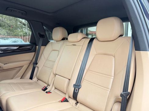 Used 2019 Porsche Cayenne image 15