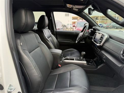 Used 2023 Toyota Tacoma Limited image 32
