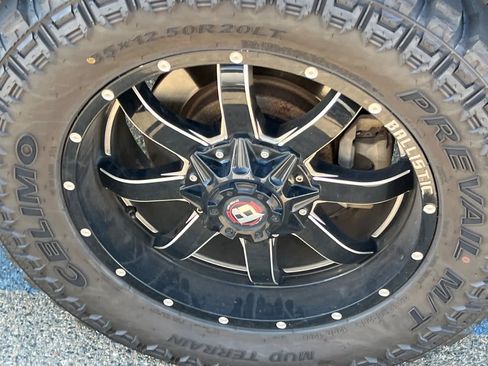 Used 2019 RAM 1500 Laramie w/ Off Road Group AWD/4WD image 22