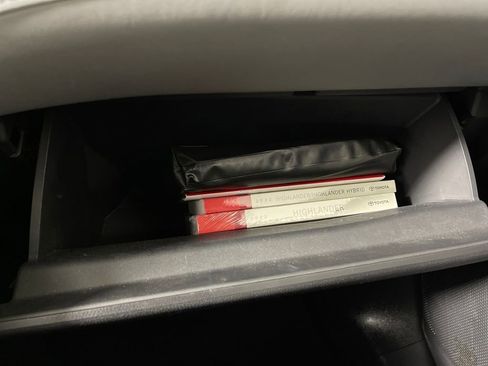 Used 2022 Toyota Highlander Platinum image 24