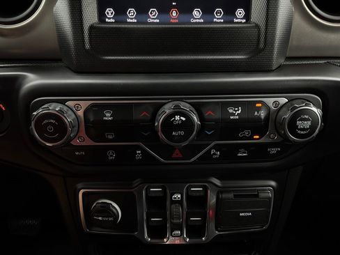 Used 2021 Jeep Wrangler Unlimited Sport AWD/4WD image 24