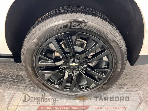 Used 2024 Chevrolet Suburban High Country w/ Advanced Technology Package AWD/4WD image 25