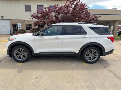 Certified 2023 Ford Explorer XLT w/ Equipment Group 202A AWD/4WD image 2