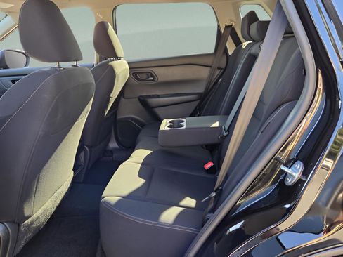 Used 2024 Nissan Rogue S FWD image 10