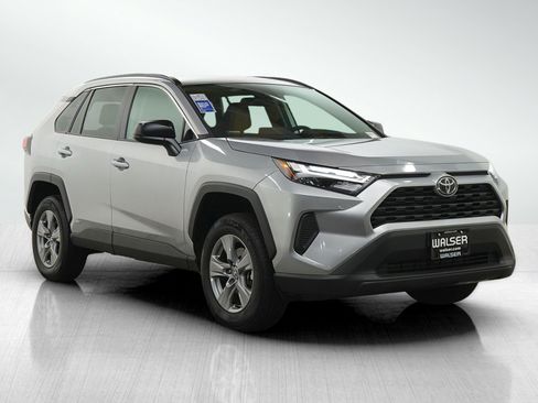 Used 2025 Toyota RAV4 LE AWD/4WD image 7