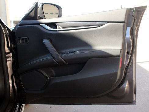 Used 2020 Maserati Ghibli image 20