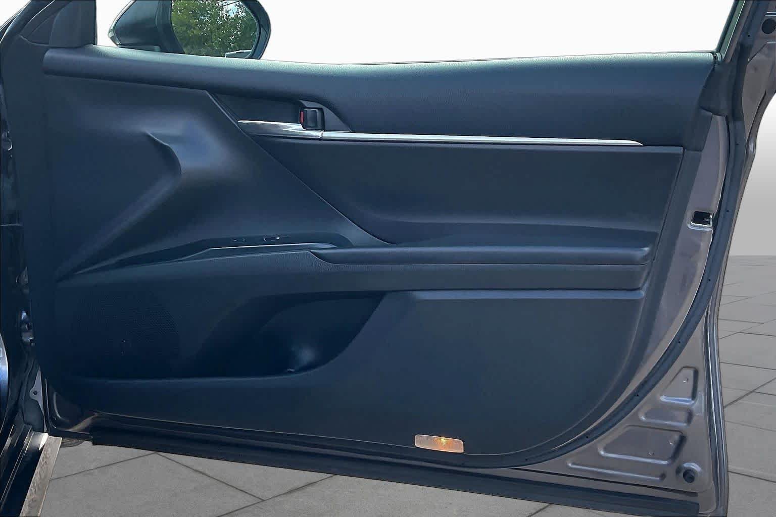 Used 2019 Toyota Camry LE FWD image 22