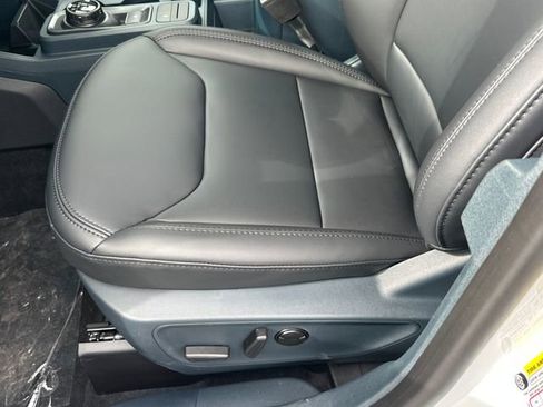 New 2026 Ford Maverick Lariat image 9