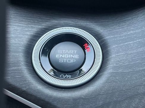 New 2025 Jeep Grand Cherokee L Limited w/ Black Appearance Package image 9