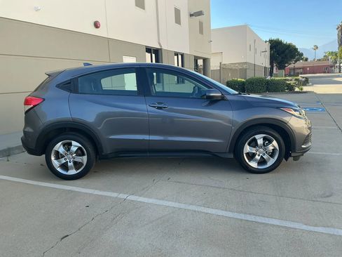 Used 2021 Honda HR-V LX image 4