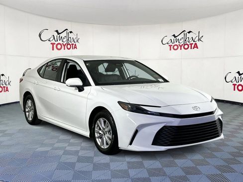 Used 2026 Toyota Camry LE FWD image 3