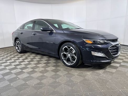 Used 2023 Chevrolet Malibu LT image 2