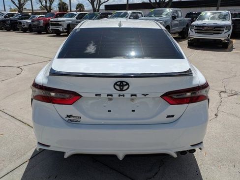 Used 2023 Toyota Camry SE image 5