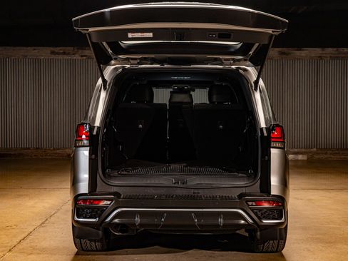 Used 2022 Lexus LX 600 F Sport image 9