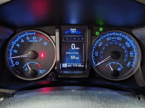 Used 2016 Toyota Tacoma TRD Sport w/ Towing Package RWD image 35