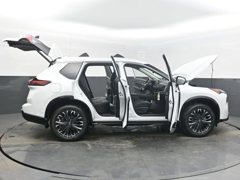 New 2026 Nissan Rogue Platinum image 43
