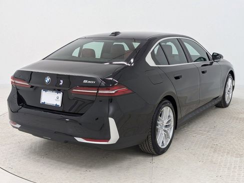 Used 2025 BMW 530i RWD image 9