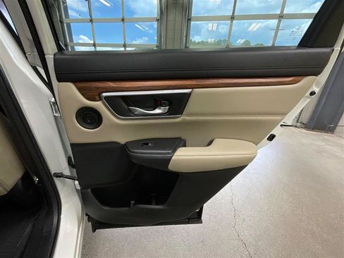 Used 2018 Honda CR-V Touring image 30