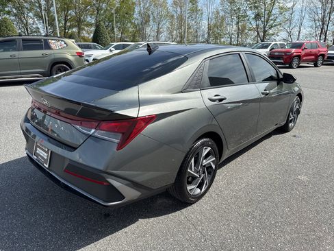 Certified 2025 Hyundai Elantra Sport FWD image 7