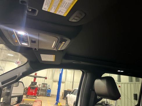 Used 2025 Ford F250 Platinum image 23