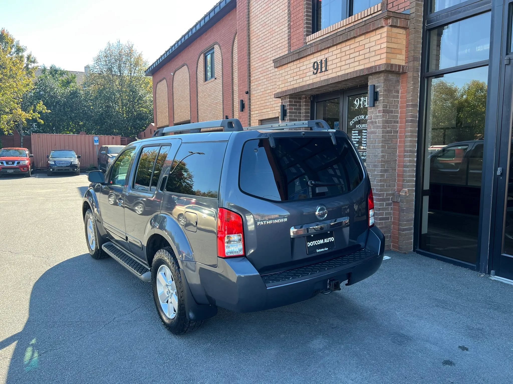 Used 2012 Nissan Pathfinder SV AWD/4WD image 5