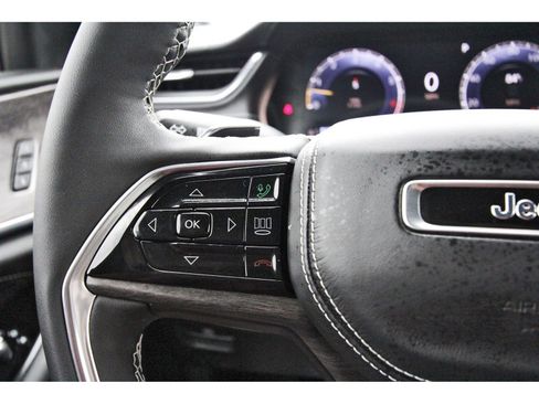 Used 2024 Jeep Grand Cherokee L Overland AWD/4WD image 24