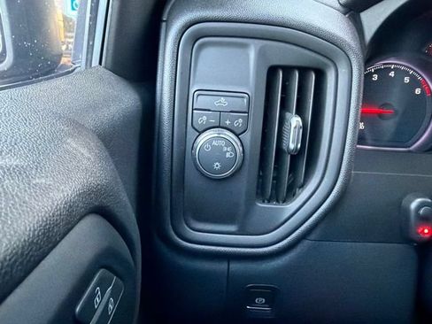 Used 2019 Chevrolet Silverado 1500 Custom w/ Custom Value Package RWD image 7