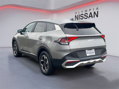 Used 2024 Kia Sportage LX image 3