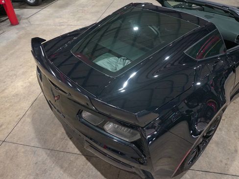 Used 2017 Chevrolet Corvette Z06 w/ Z07 Performance Package RWD image 22