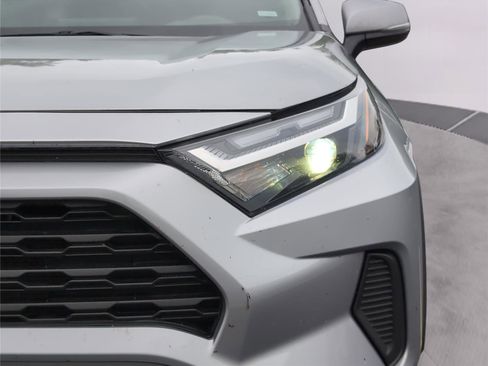 Used 2024 Toyota RAV4 XLE FWD image 35