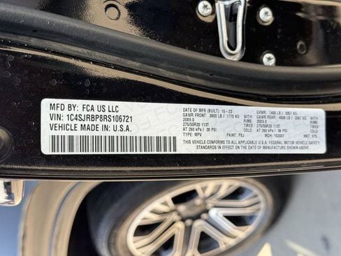 Used 2024 Jeep Wagoneer L Series II RWD image 36
