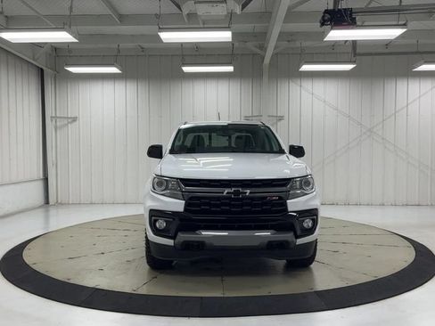 Used 2022 Chevrolet Colorado Z71 AWD/4WD image 3