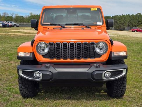 Used 2025 Jeep Gladiator High Tide image 5