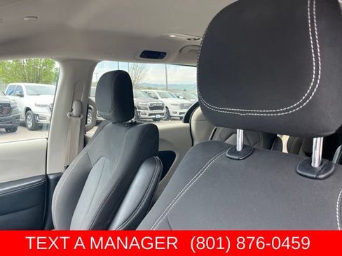 Used 2022 Chrysler Voyager LX FWD image 14
