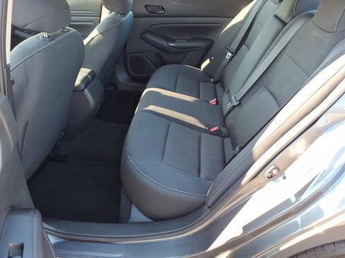 Used 2025 Nissan Altima 2.5 SV FWD image 15