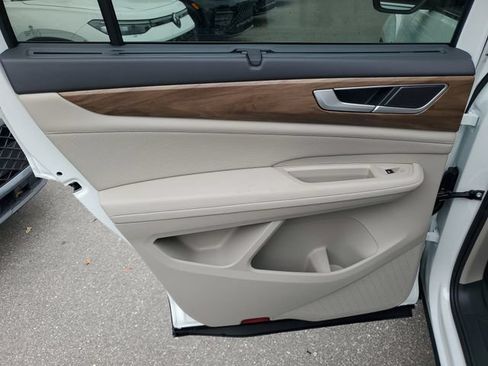 New 2026 Volkswagen Atlas SE FWD image 9