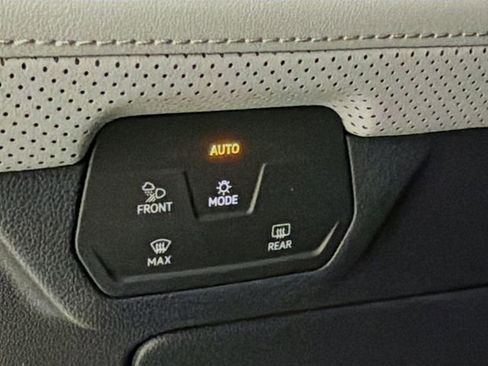 New 2026 Volkswagen Atlas Peak Edition image 10